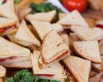 Crispy ham, tomato & mozzarella sandwich recipe